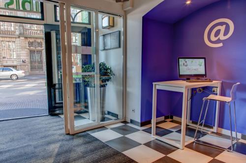 ibis Styles Amsterdam Central Station - image 5