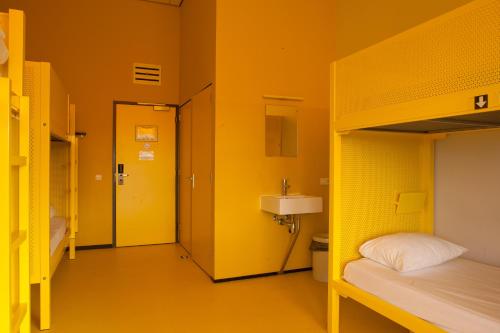 WOW Amsterdam Hostel - image 7